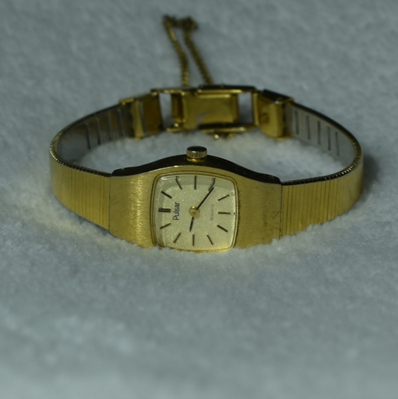Vintage Pulsar Gold Tone Quartz Watch with Security Chain - Picture 2 of 11